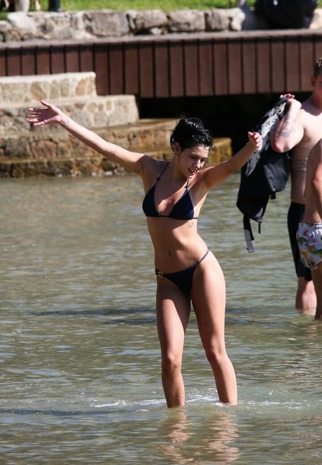 Naakte gelekte OnlyFans-foto van Ana Castela