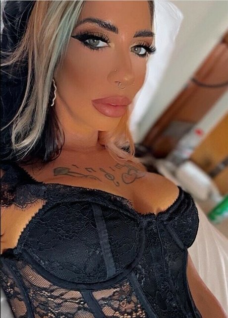 Naakte gelekte OnlyFans-foto van Cherries87