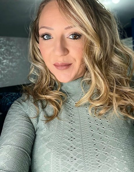 Mrs Nicole