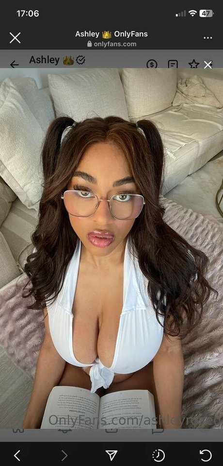 Naakte gelekte OnlyFans-foto van Ashleyroseglam