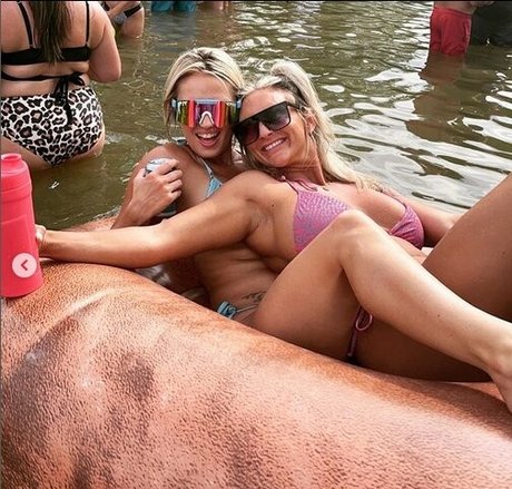 Naakte gelekte OnlyFans-foto van Kitcate