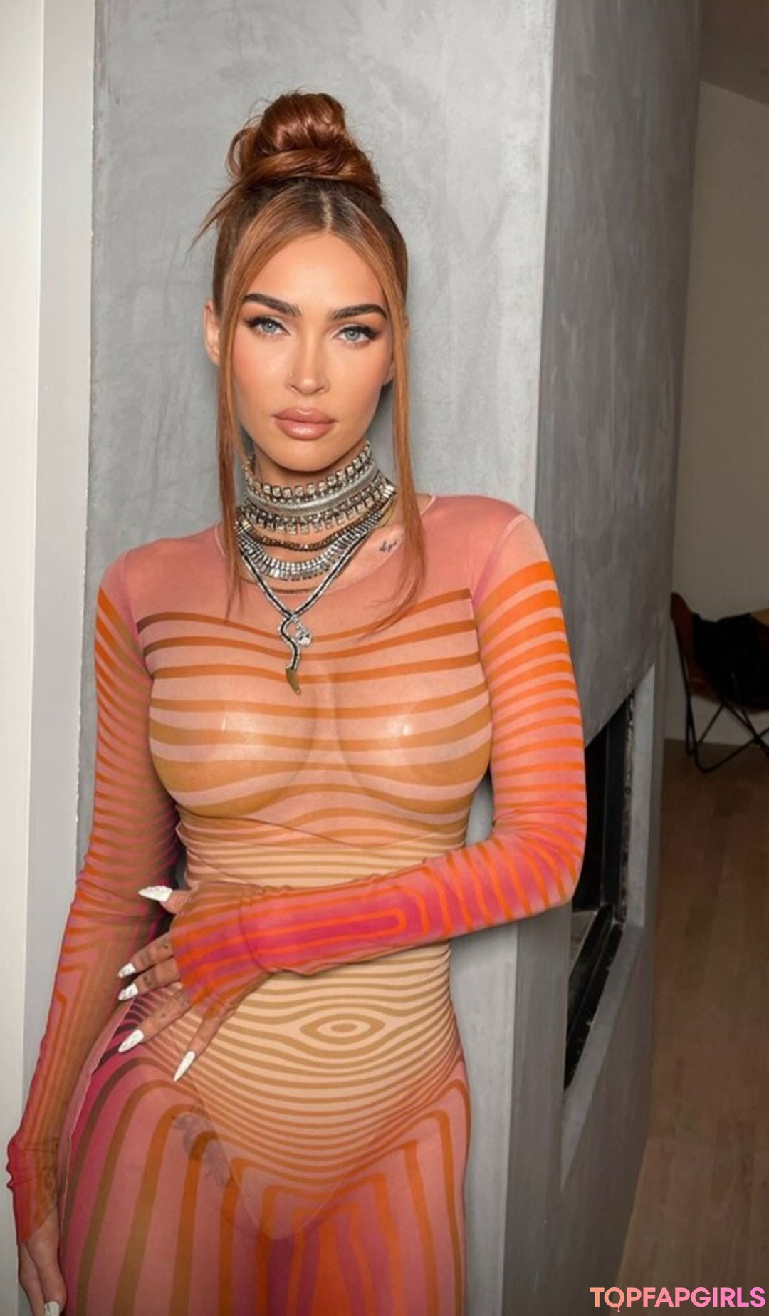 Naakte gelekte OnlyFans-foto van Megan Fox #1105