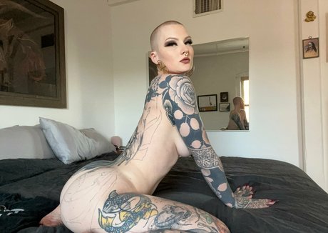 Naakte gelekte OnlyFans-foto van Rio Sierhaus
