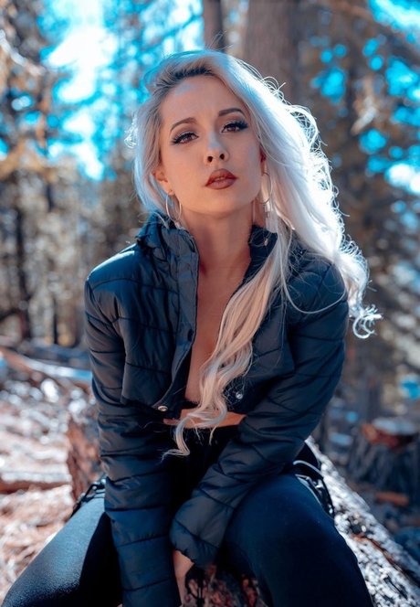 Naakte gelekte OnlyFans-foto van Hendoart