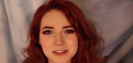 Naakte gelekte OnlyFans-foto van Goodnight Moon