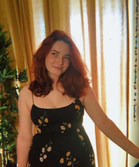 Naakte gelekte OnlyFans-foto van Goodnight Moon