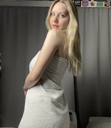 Naakte gelekte OnlyFans-foto van Gewoonalicia
