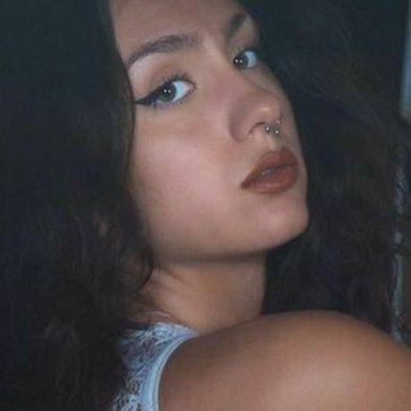 Naakte gelekte OnlyFans-foto van Deeperse