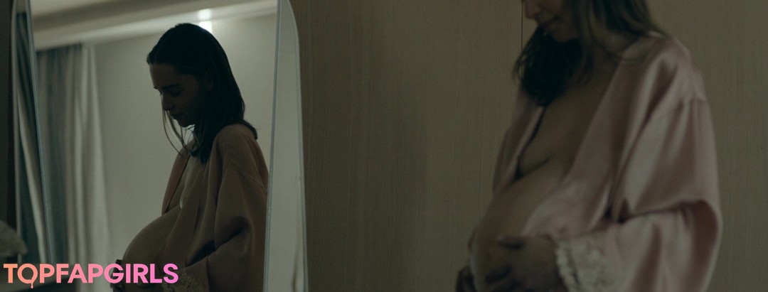 Naakte gelekte OnlyFans-foto van Emilia Clarke #1083
