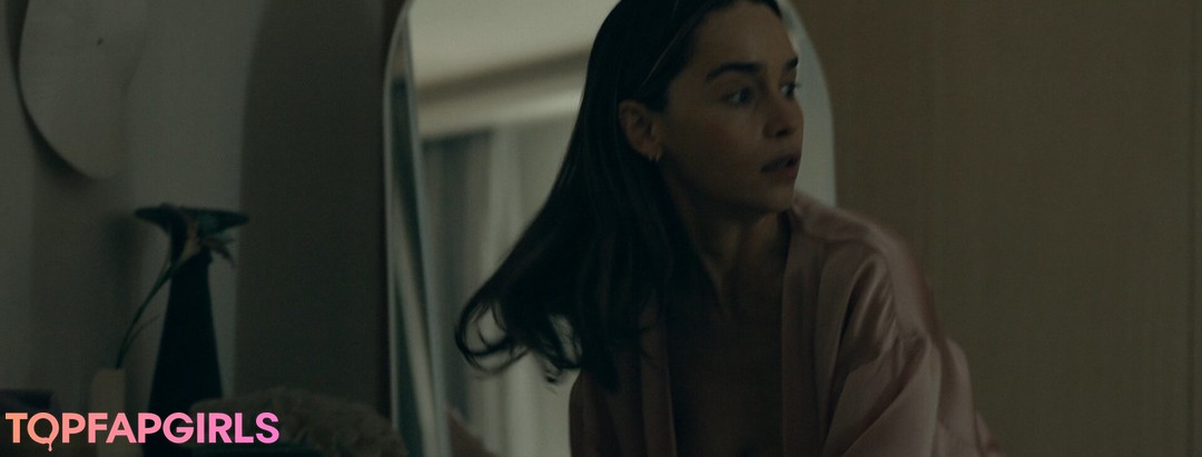 Naakte gelekte OnlyFans-foto van Emilia Clarke #1086
