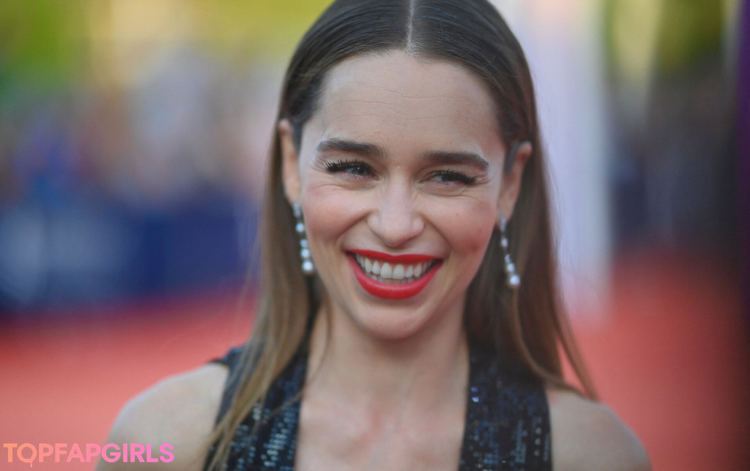 Naakte gelekte OnlyFans-foto van Emilia Clarke #1148
