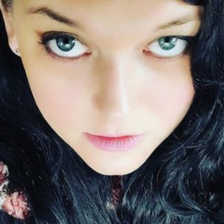 Naakte gelekte OnlyFans-foto van Lauraleighxoxo