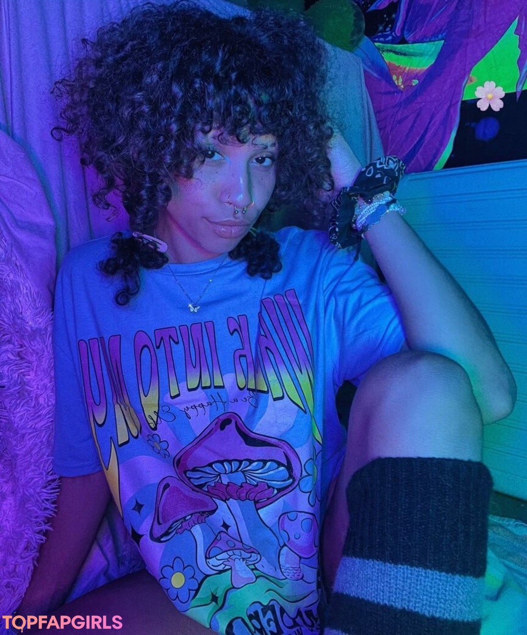 Naakte gelekte OnlyFans-foto van The Unholychi #3 Naakte gelekte OnlyFans-foto van The Unholychi #3