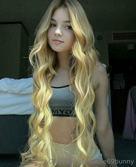 Naakte gelekte OnlyFans-foto van Ellie69bunny