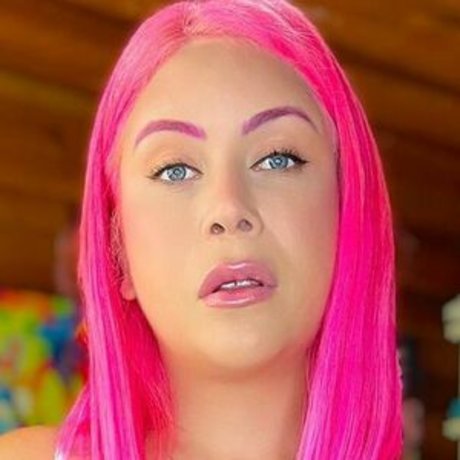 Naakte gelekte OnlyFans-foto van Mandy Candy