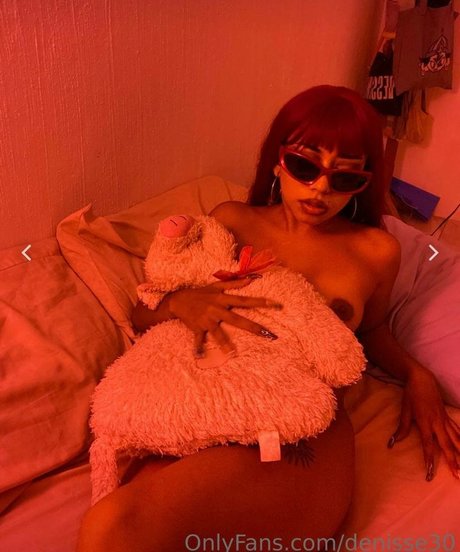 Naakte gelekte OnlyFans-foto van Denisse30