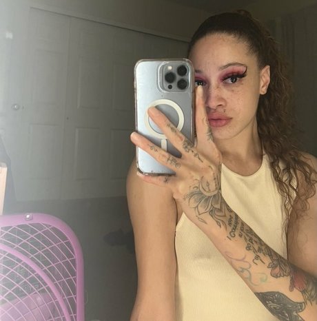 Naakte gelekte OnlyFans-foto van Lightskindollxxx