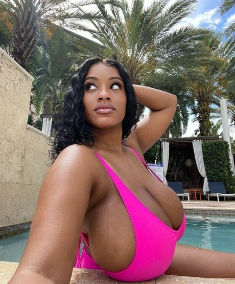 Yanithebbody1