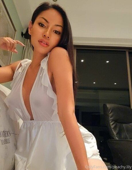 Peachylily