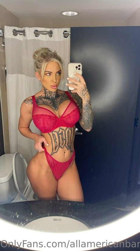 Naakte gelekte OnlyFans-foto van Christina Savoyy