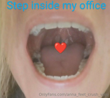 Annafeetcrushvore