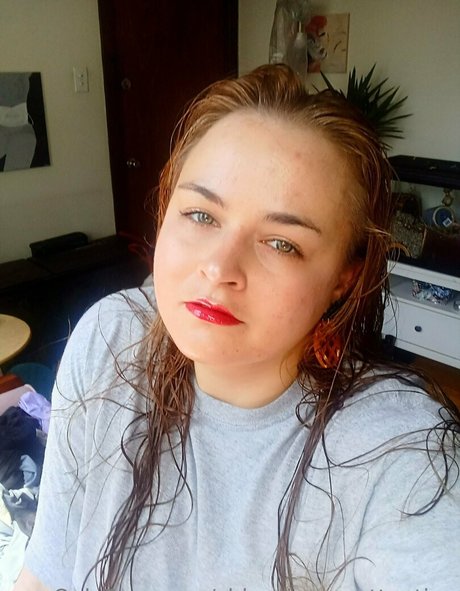 Naakte gelekte OnlyFans-foto van Chloelovesattention