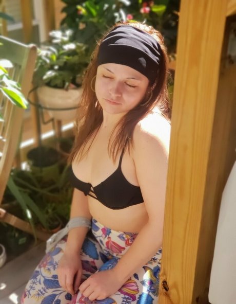 Naakte gelekte OnlyFans-foto van Chloelovesattention