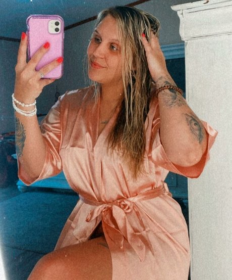 Naakte gelekte OnlyFans-foto van Hotblondie95