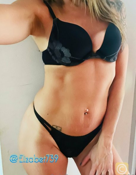 Naakte gelekte OnlyFans-foto van Elizabet739