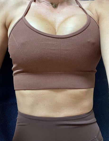 Naakte gelekte OnlyFans-foto van Germanmum1989vip