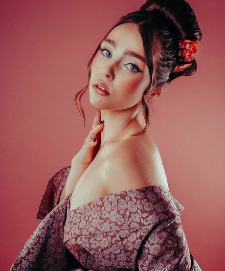 Naakte gelekte OnlyFans-foto van Kamochi Asmr