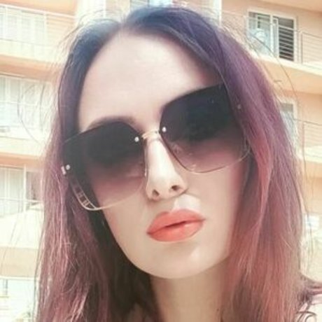 Naakte gelekte OnlyFans-foto van Lucyya