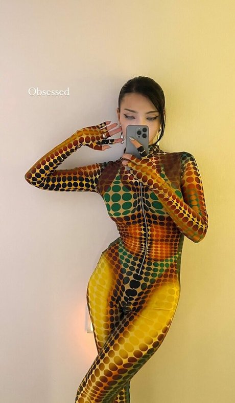 Naakte gelekte OnlyFans-foto van Aya Shalkar