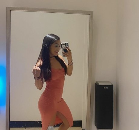 Naakte gelekte OnlyFans-foto van Roxanne Perez