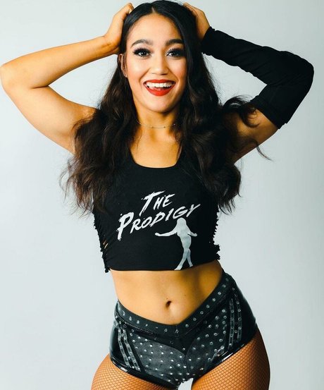 Naakte gelekte OnlyFans-foto van Roxanne Perez