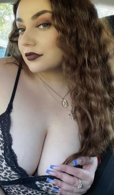 Naakte gelekte OnlyFans-foto van Earth2chii