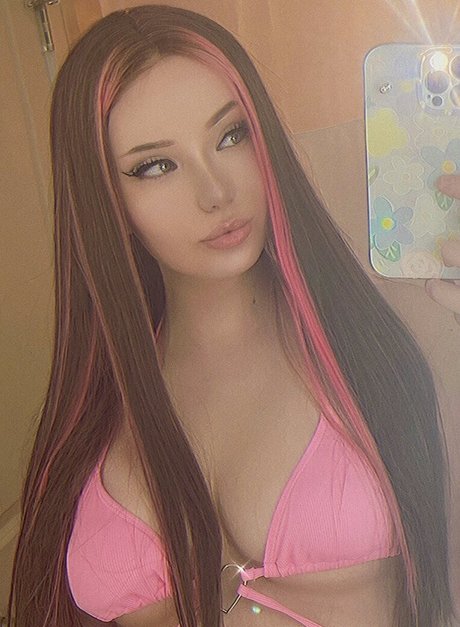 Naakte gelekte OnlyFans-foto van Carmen King