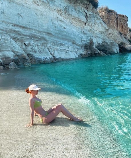 Naakte gelekte OnlyFans-foto van Larissa Opitz