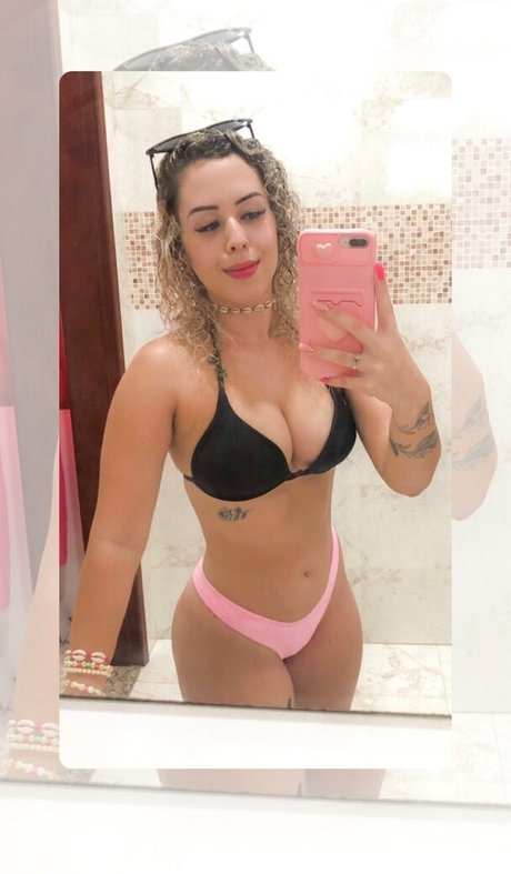 Naakte gelekte OnlyFans-foto van Thaylanasales