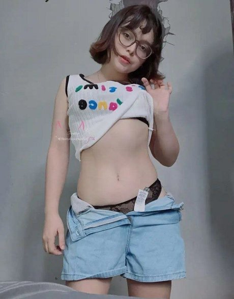 Naakte gelekte OnlyFans-foto van Sarah Carvalho