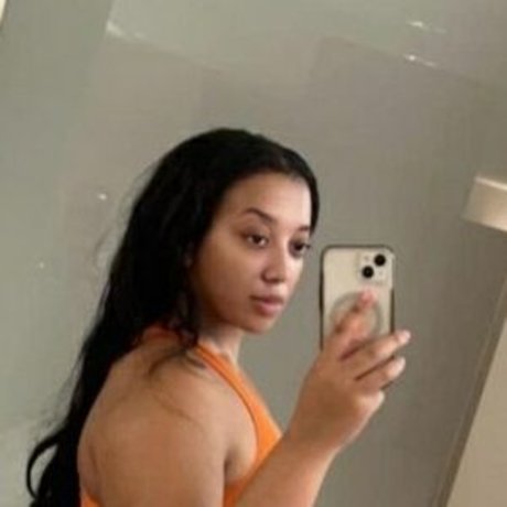 Naakte gelekte OnlyFans-foto van Ekassii