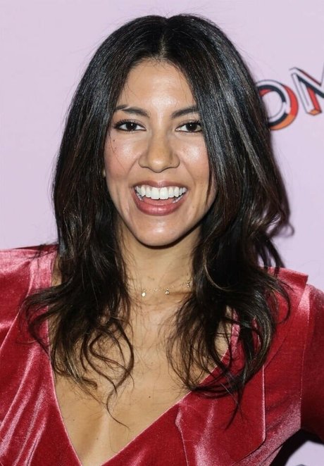 Naakte gelekte OnlyFans-foto van Stephanie Beatriz