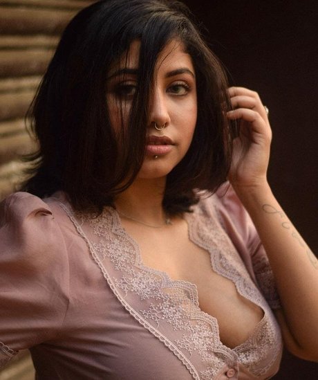 Naakte gelekte OnlyFans-foto van Chandrika Passionica