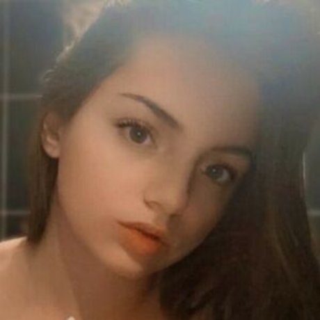 Naakte gelekte OnlyFans-foto van Sorenza