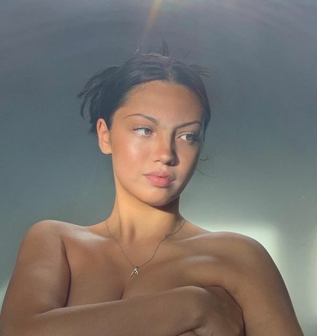 Naakte gelekte OnlyFans-foto van Angelprettyy