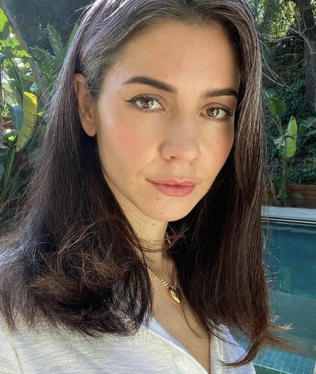 Naakte gelekte OnlyFans-foto van Marina Diamandis