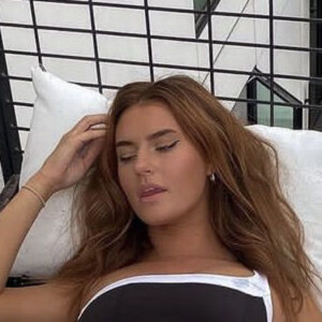 Naakte gelekte OnlyFans-foto van Meganajames