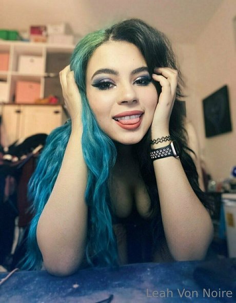 Naakte gelekte OnlyFans-foto van Leahvonnoirefree