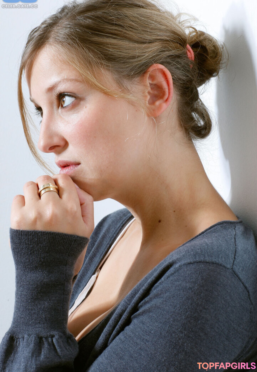 Naakte gelekte OnlyFans-foto van Alexandra Maria Lara #31 Naakte gelekte OnlyFans-foto van Alexandra Maria Lara #31