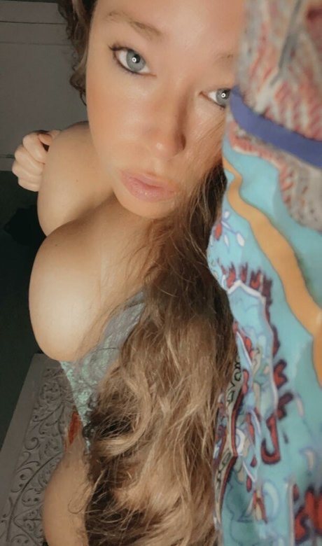Ivy Mia